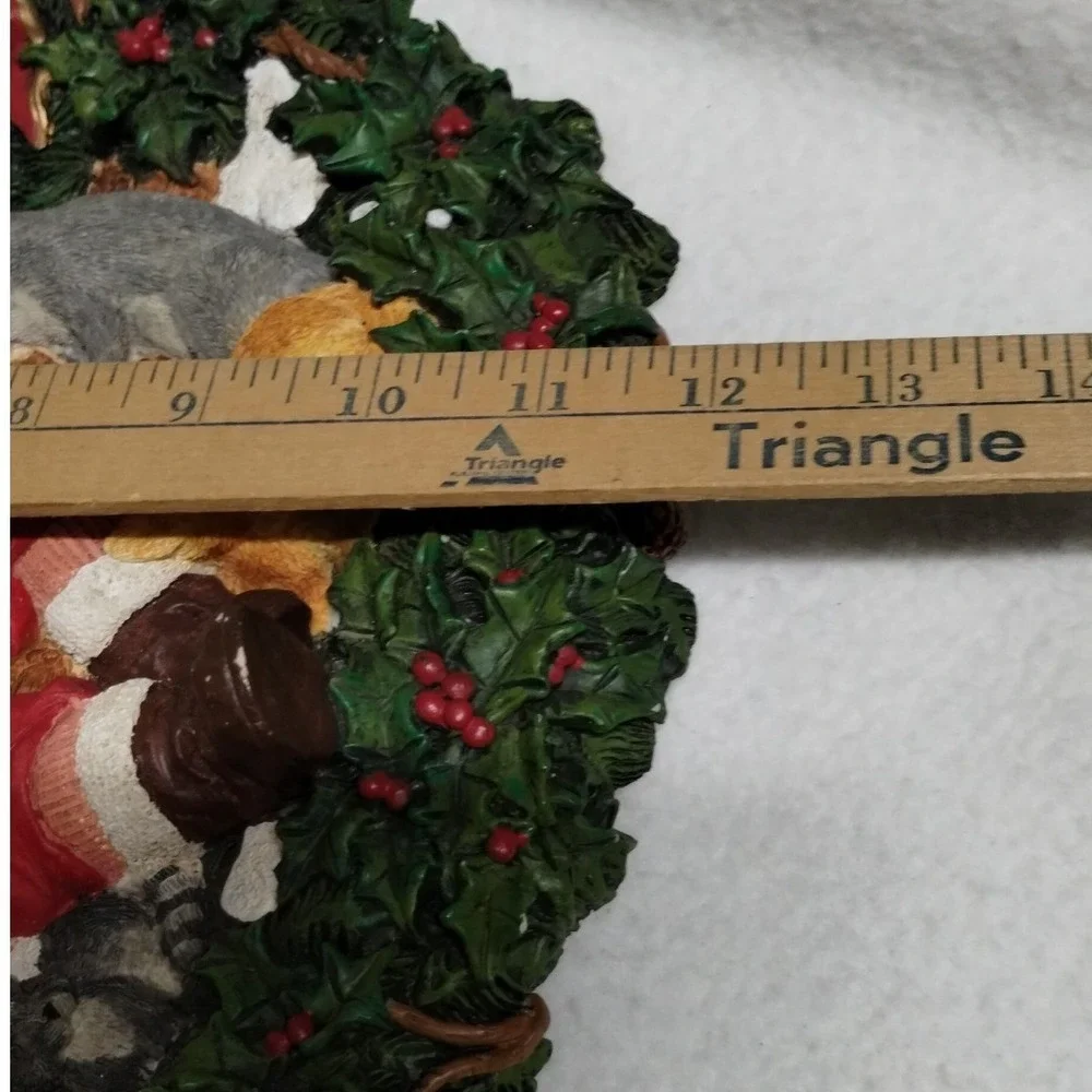 Vintage Santa Woodland Animals Wreath‎ Resin Christmas Wall Decor 1990s